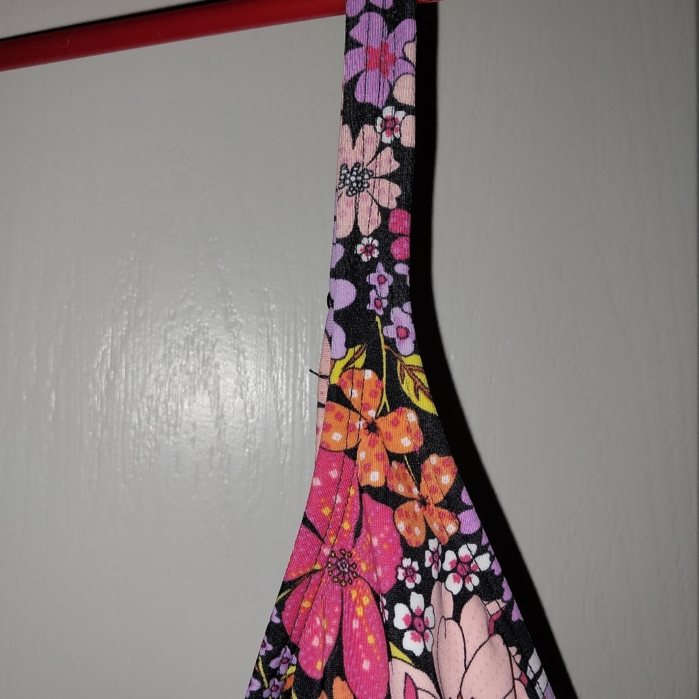 Swimsuit - Picture 5 of 7